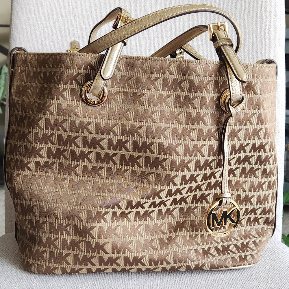 Michael kors signature tote